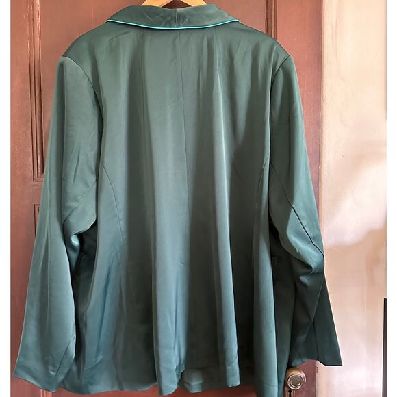 ELOQUII | Emerald Green Satin Shawl Collar Blazer with Piping | 28 - Picture 6 of 6